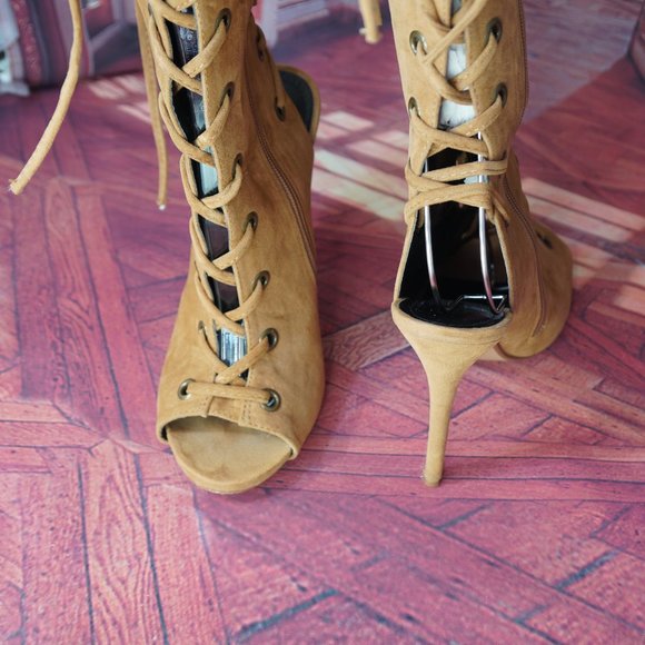 SHOE REPUBLIC NOAH Laceup Knee boot Tan Sz8 - Picture 6 of 14